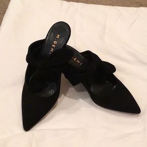 M Gemi Made in Italy Size 36.5 Black suede kitten heels